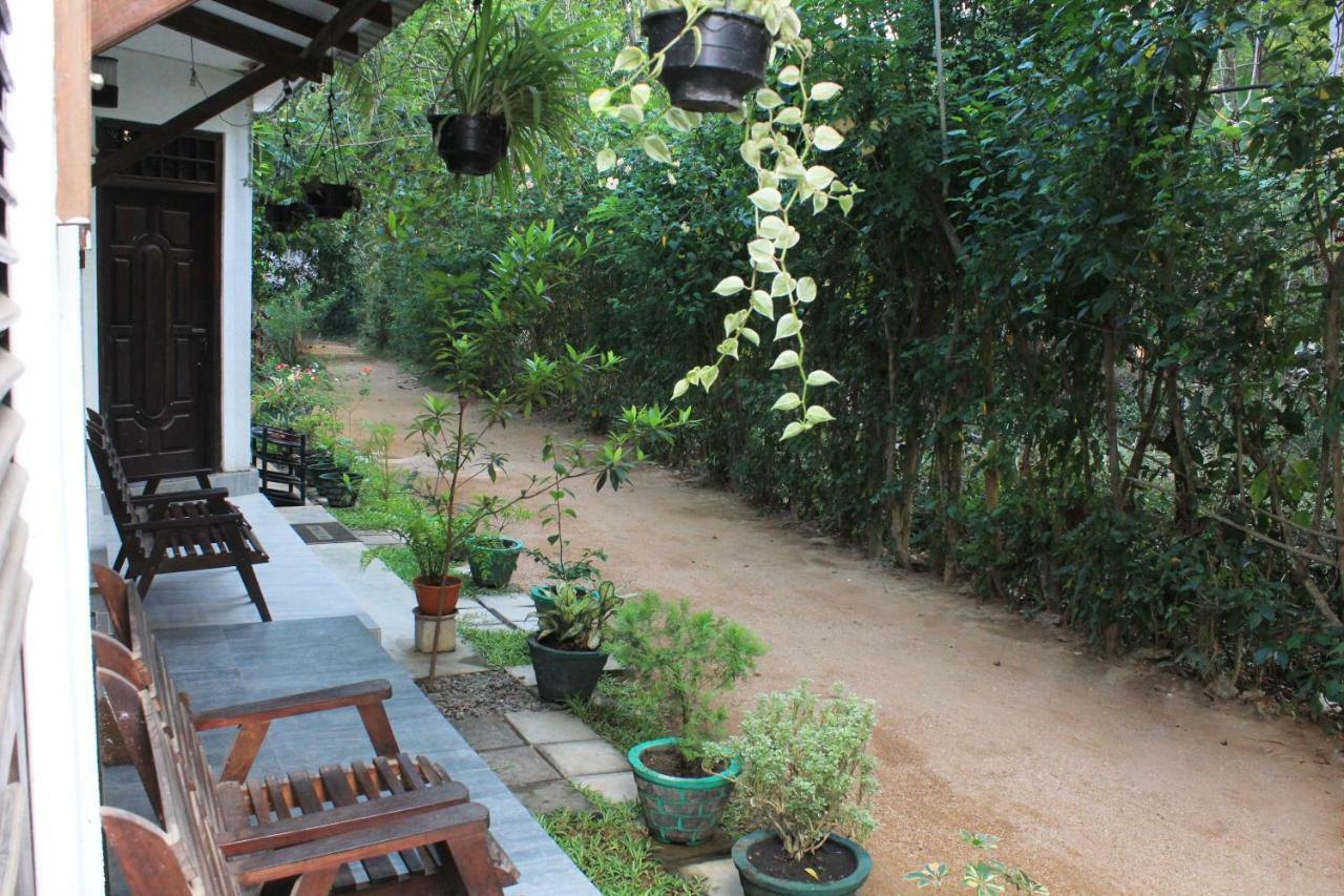 Isumi & Risara Home Stay Sigiriya Exterior foto